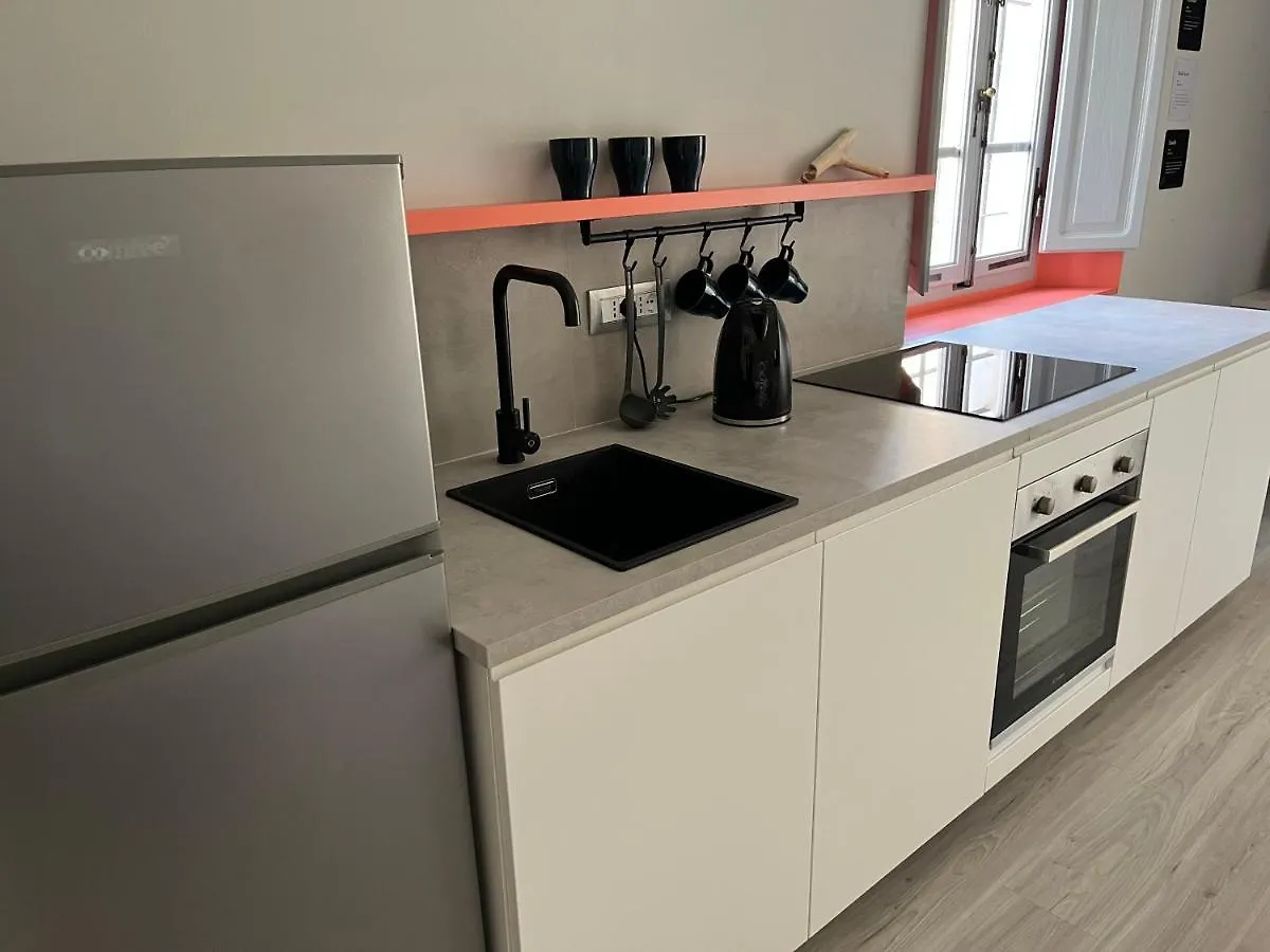 Maremma Holidays : La Vecchia Officina Follonica 0*,