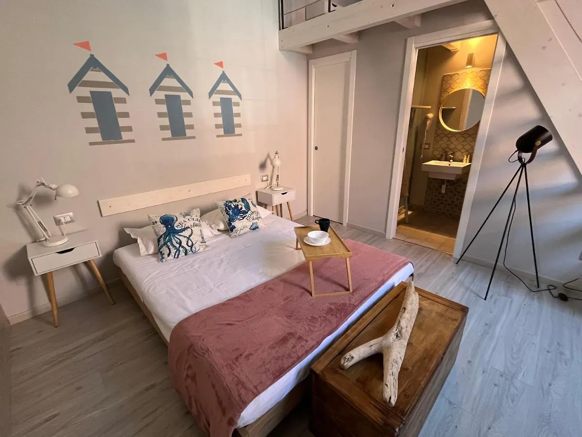 Maremma Holidays : La Vecchia Officina Follonica Italy